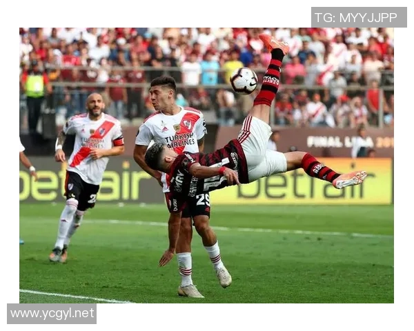 南美解放者杯蒙得维的亚国民队老将退役主场谢幕战感人